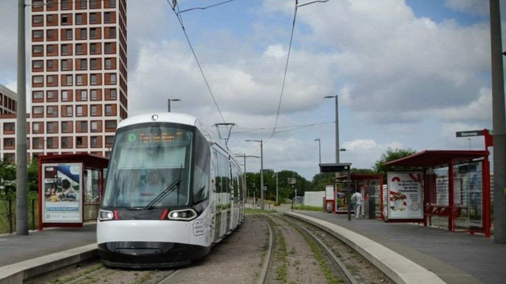 Medio centenar de heridos tras el choque frontal de dos tranvías en Estrasburgo