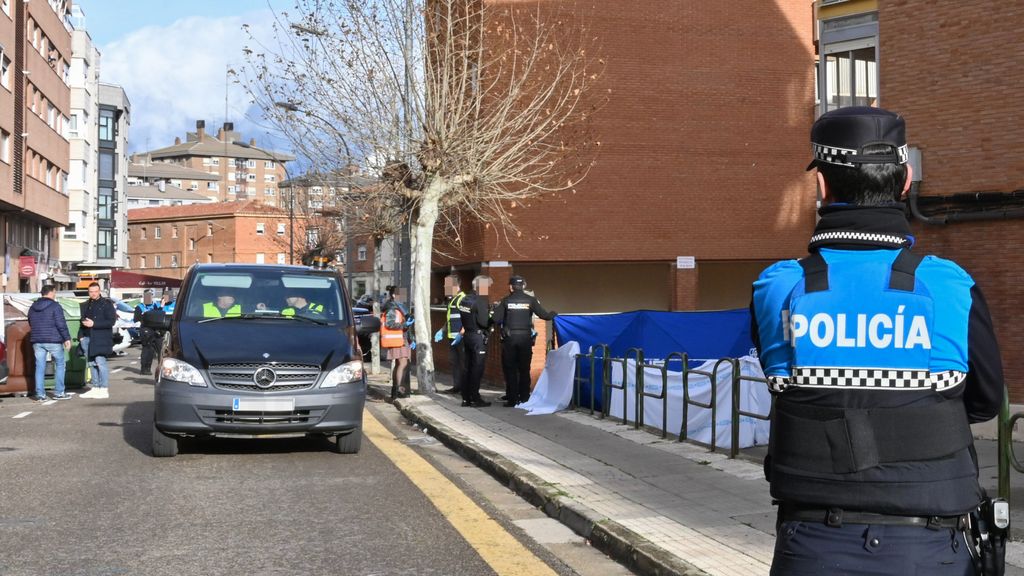 Un menor mata a su padre a puñaladas en plena calle en Palencia