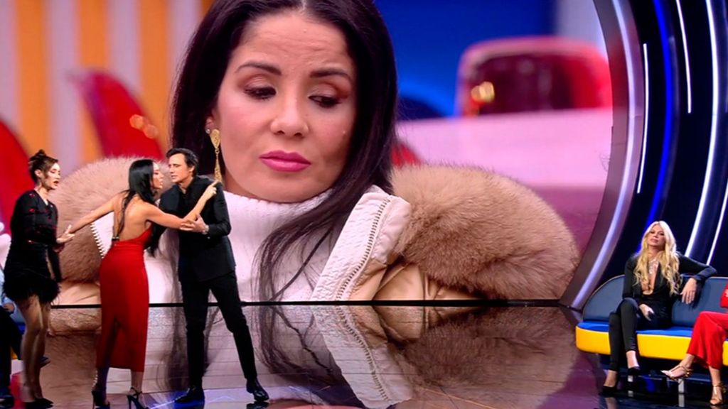 Aurah estalla por completo ante las palabras de Vanessa: "De mi marido no te permito que hables" GH DÚO GH DÚO 3 Debate Top Vídeos 73