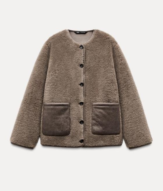 La chaqueta de borreguito de Zara que se ha hecho viral