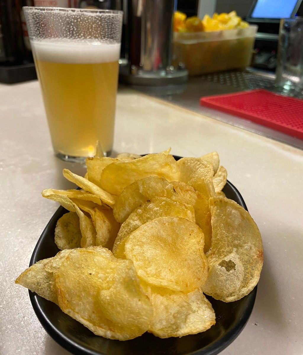 Tipica caña con patatas fritas de El Enfriador