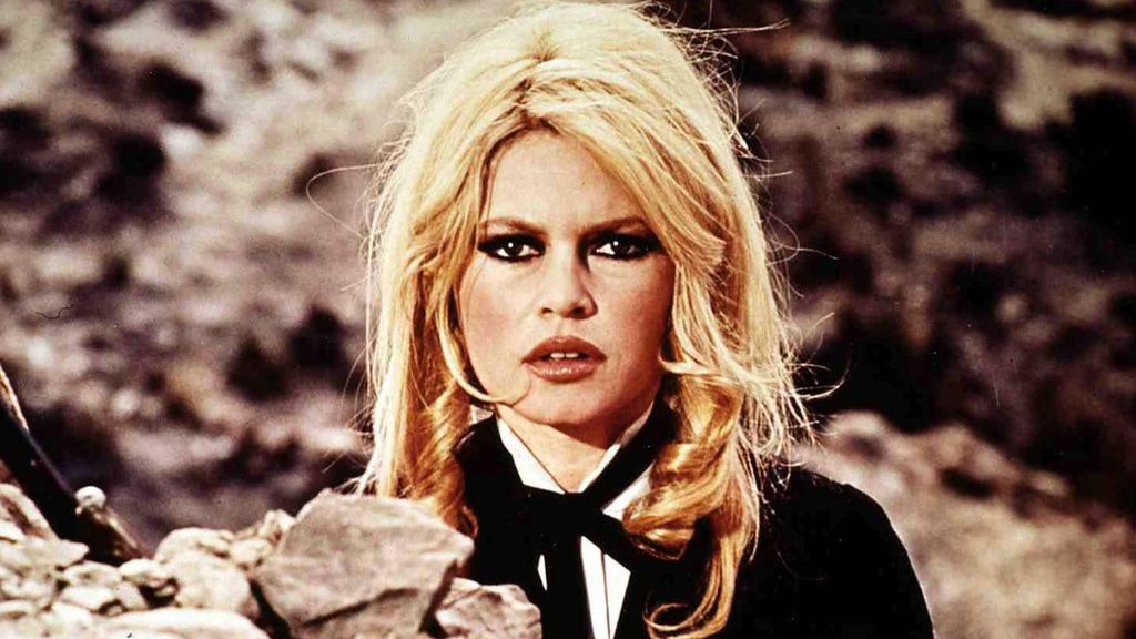 Brigitte Bardot con corte mariposa