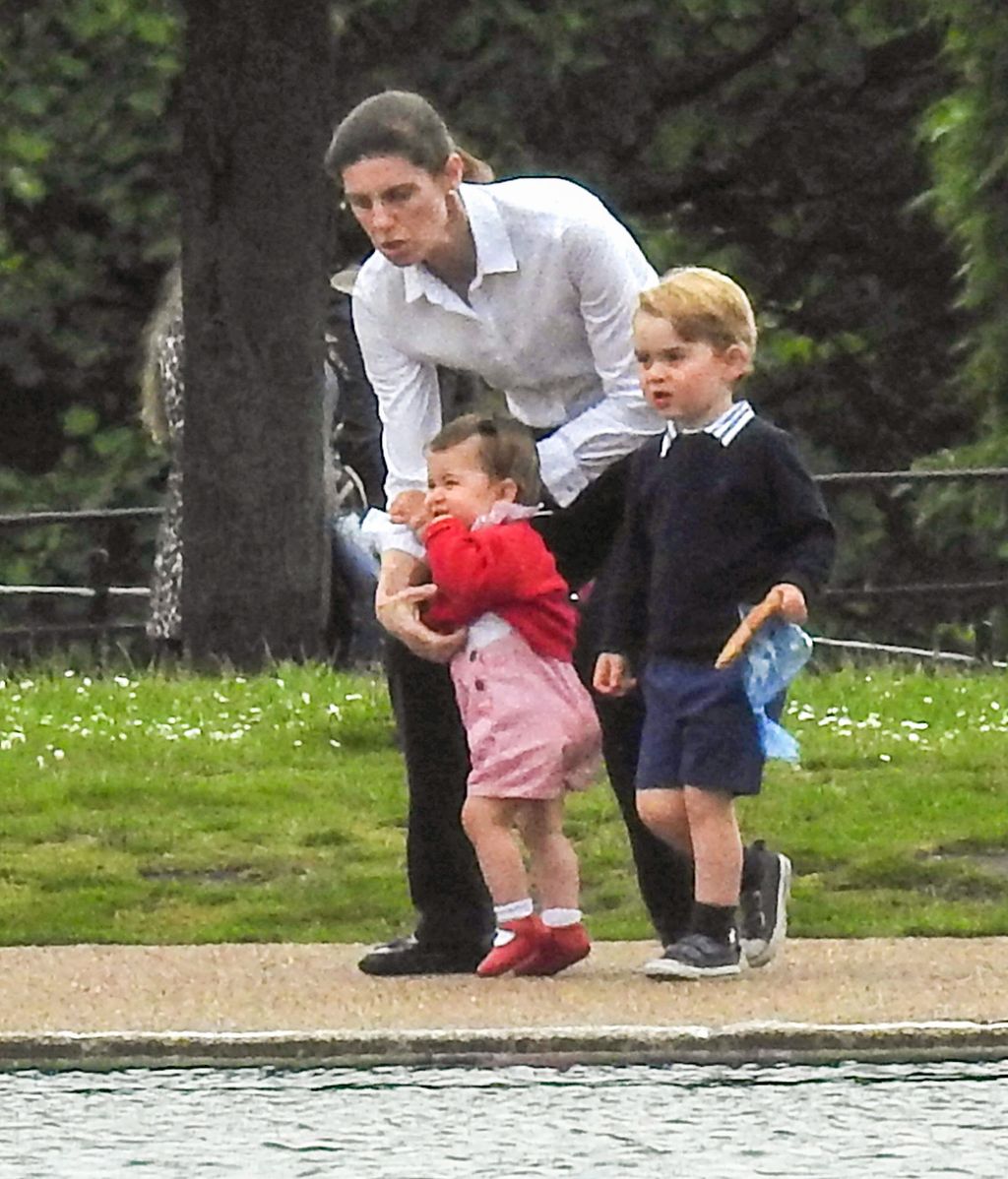 María Turrión con los príncipes George y Charlotte en una imagen de archivo.