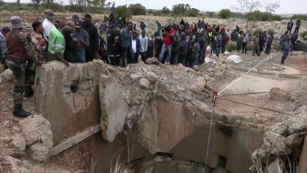 Sudáfrica anuncia que intentará rescatar a los mineros atrapados desde hace tres meses