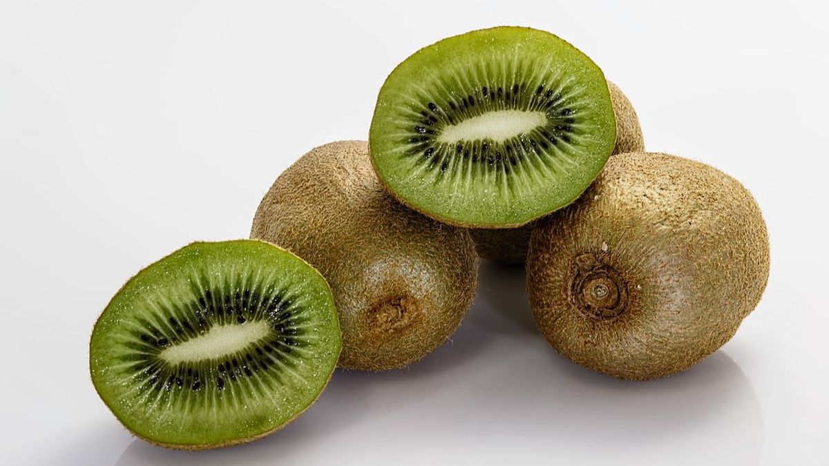 Aunque no es muy popular, el kiwi puede comerse con piel