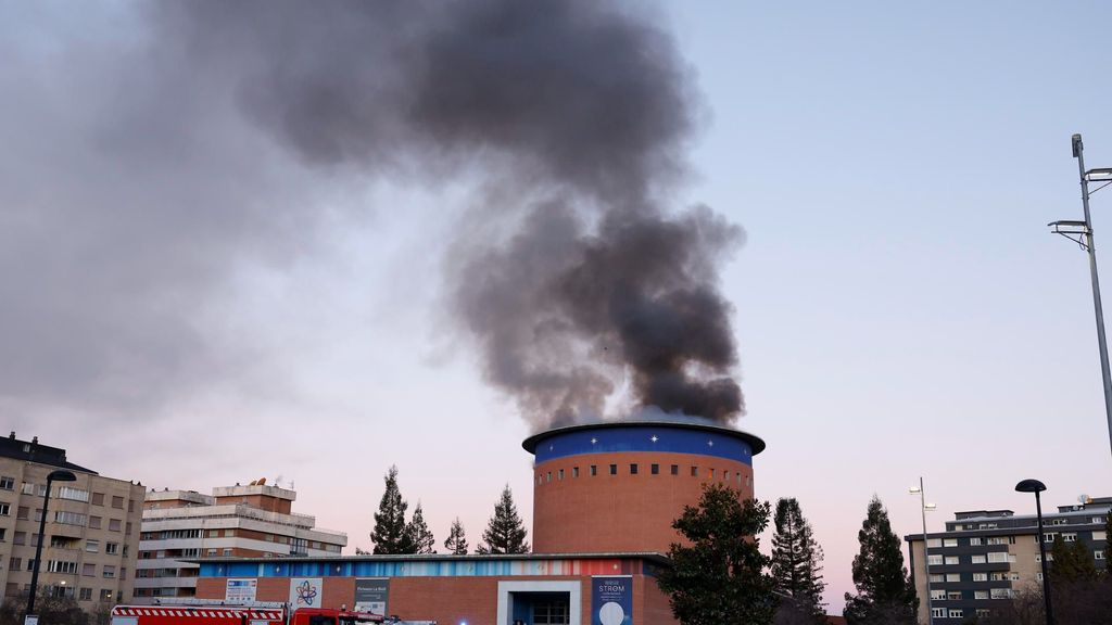 Incendio en el planetario de Pamplona: la cúpula más grande de Europa está a punto de colapsar