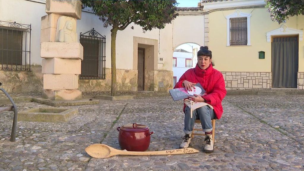 La rapera Bewis de la Rosa presenta 'Puchero de recena', la prolongación de su primer álbum 'Amor más que nunca