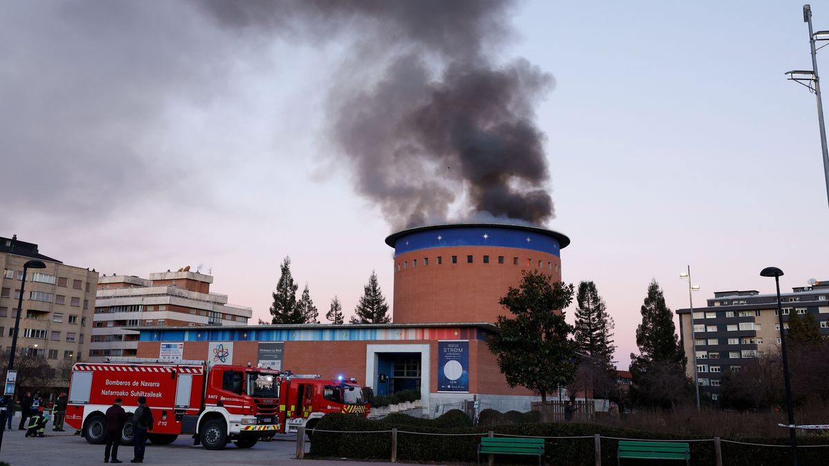 Se declara un incendio en el interior del Planetario de Pamplona