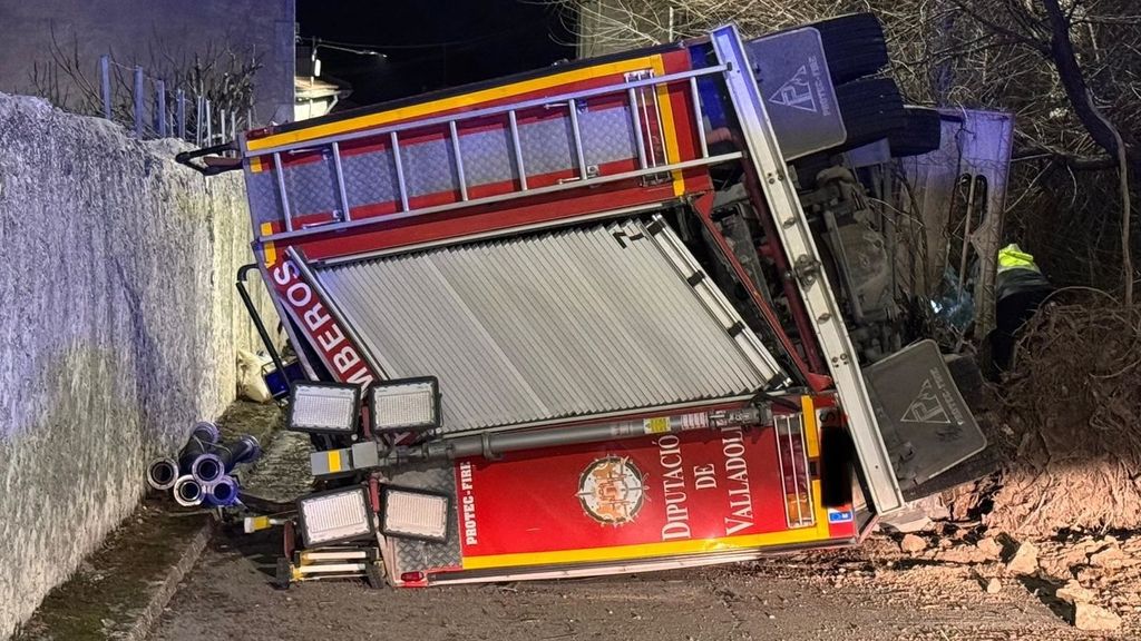 Camión de bomberos que volcó el pasado martes en Valladolid