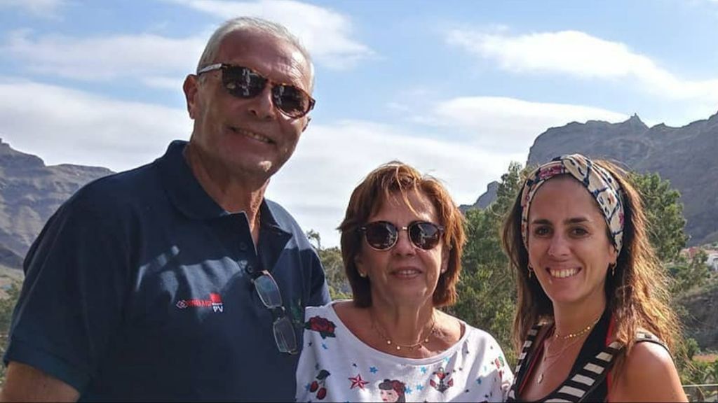 Fernando, Merchi Bernal y Anabel Pantoja