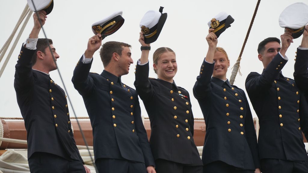 Leonor junto a sus compañeros de Elcano el pasado 11 de enero.