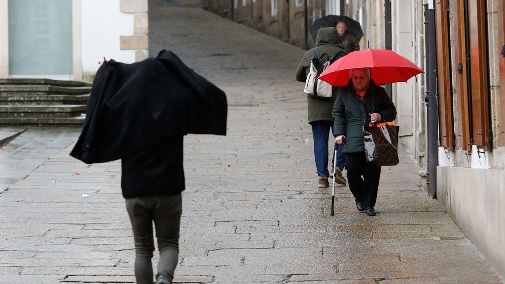 La AEMET activa la alerta en diez comunidades por temperaturas bajo cero, lluvia, nieve y fuerte oleaje