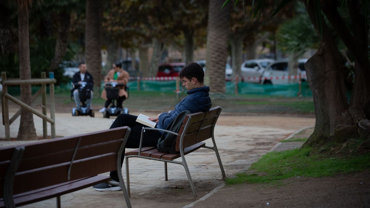 Vecinos de Barcelona en el parque de la Ciutadela