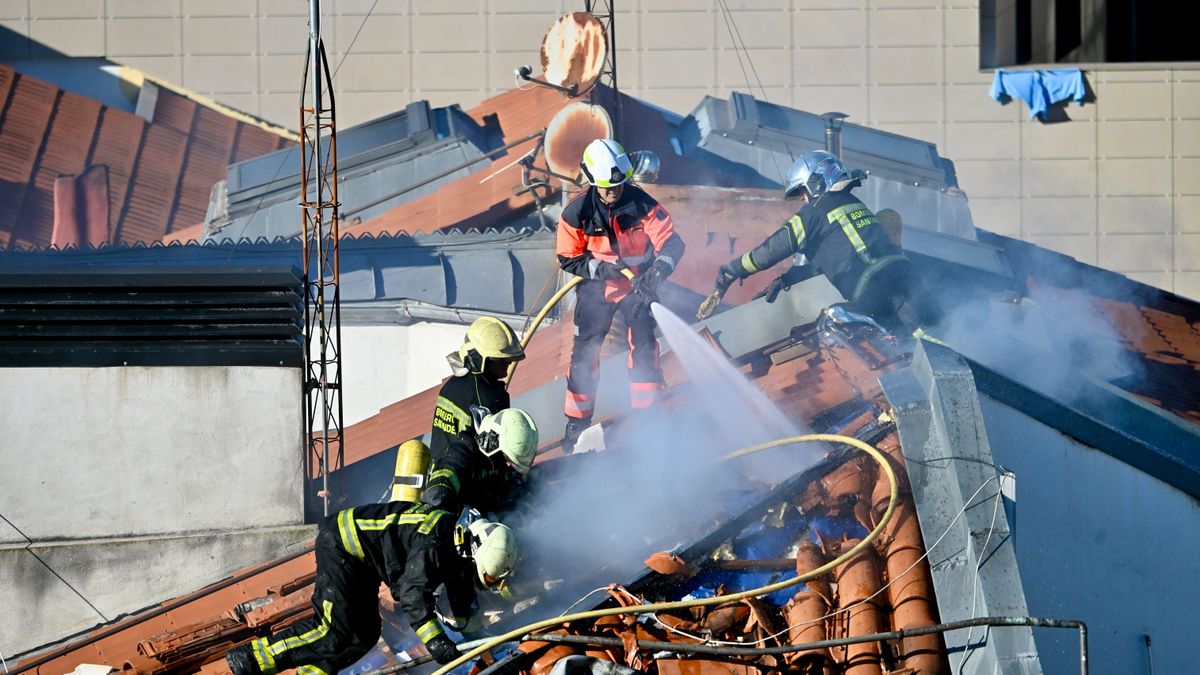 Continúa en estado grave el hombre ingresado por el incendio de una vivienda en Santander