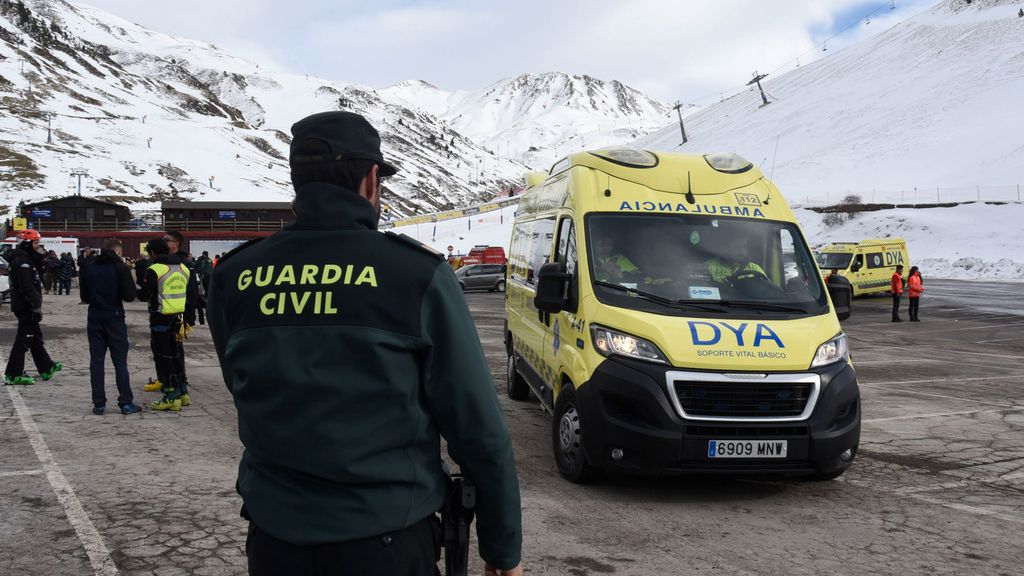 Controlada la emergencia del accidente un telesilla en Astún y evacuados los heridos