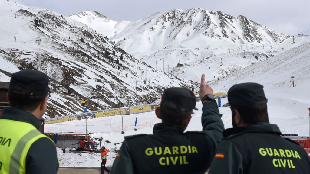 La estación  de Astún abre este domingo tras el accidente de uno de sus telesillas