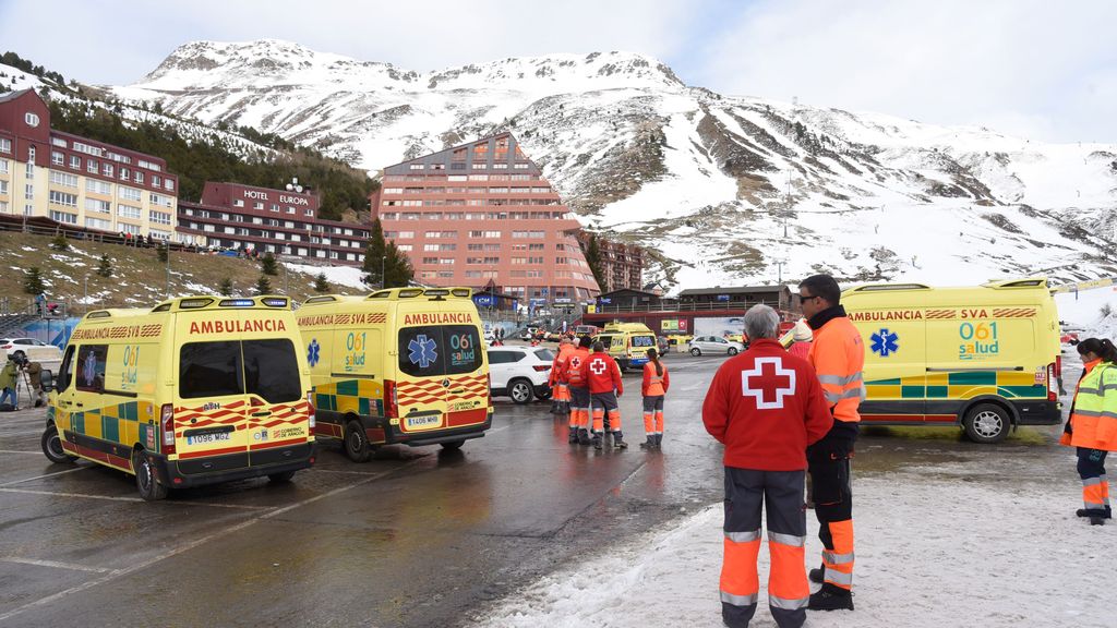 Controlada la emergencia del accidente un telesilla en Astún y evacuados los heridos