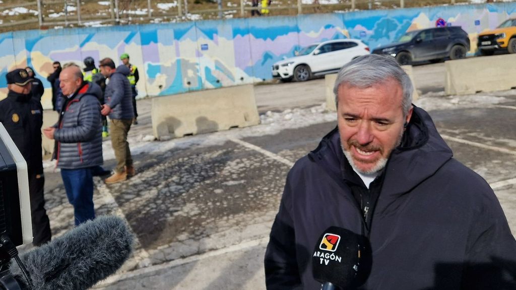 El presidente de Aragón, Jorge Azcón, en la estación de Astún