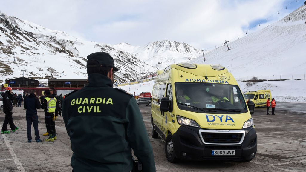 Un accidente en un telesilla en la estación de Astún, Huesca, deja dos heridos graves y dos leves