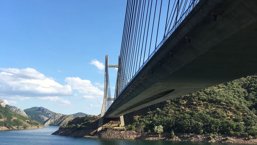 El puente de Barrios de Luna, el preferido de Carlos Polimón