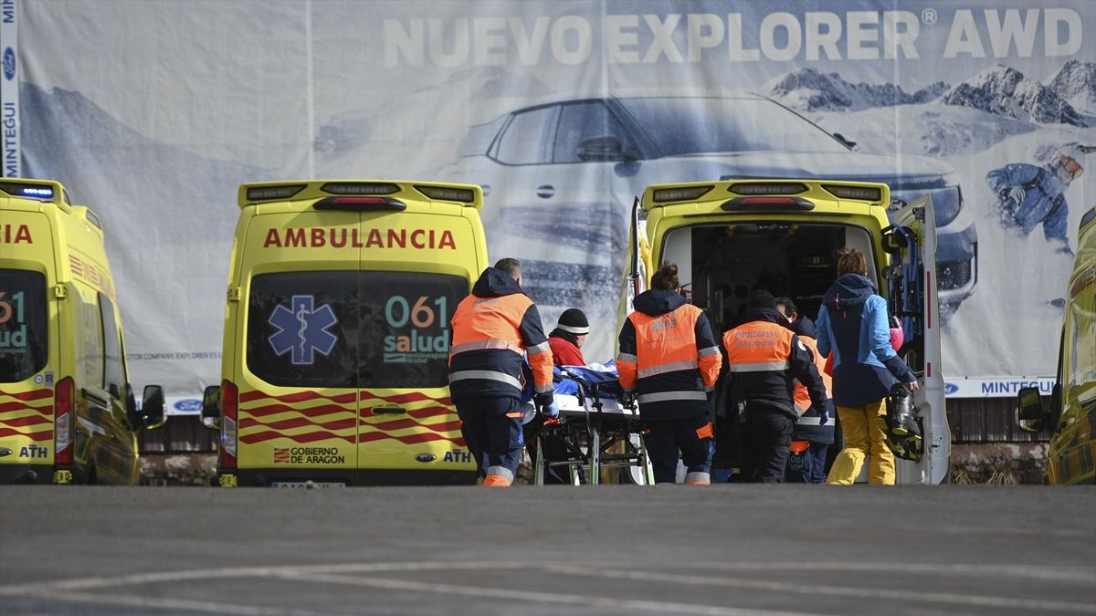 la ambulancia atendiendo a la víctima