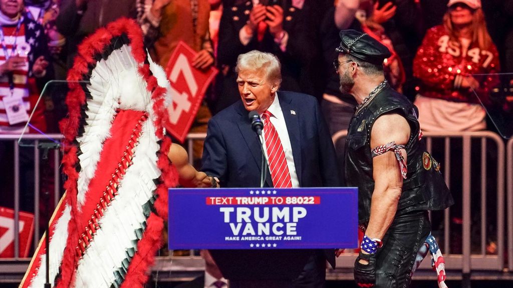 La extraña elección de Donald Trump para su investidura con los Village People