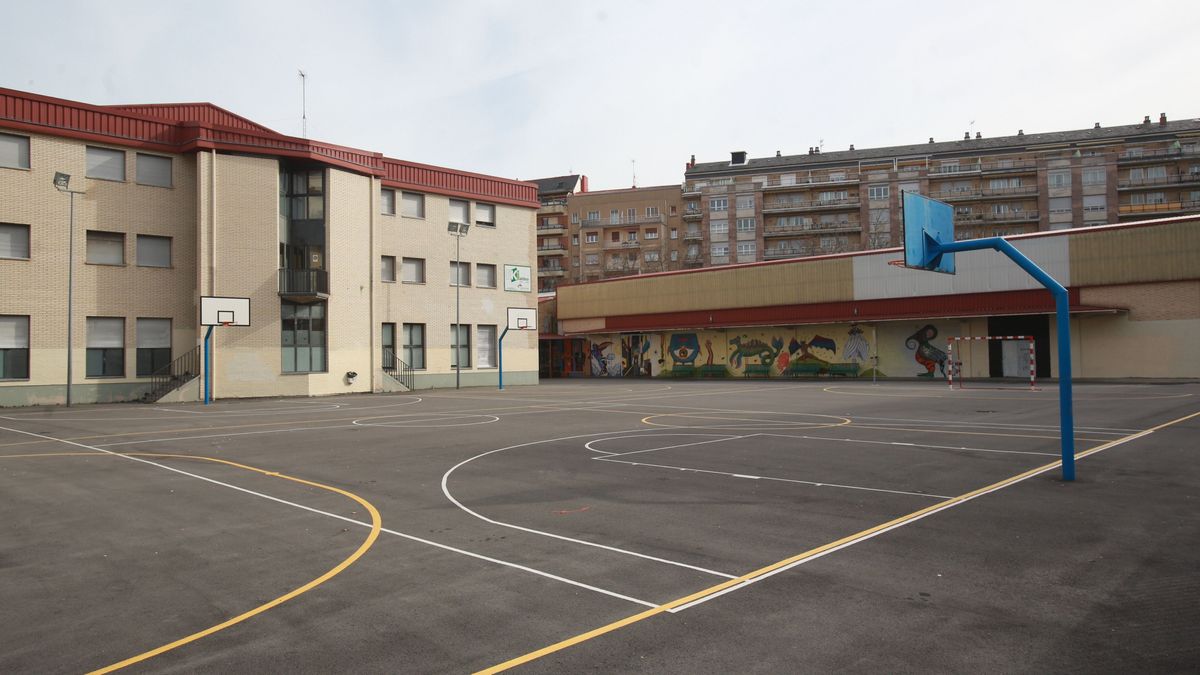 Patio vacío de un colegio del País Vasco