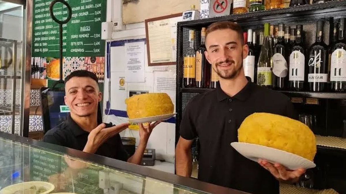 Diez kilos y muchos récords: la tortilla de patatas más grande (y viral) de España