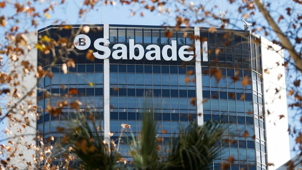 El consejo del Banco Sabadell aprueba el regreso a Cataluña siete años después