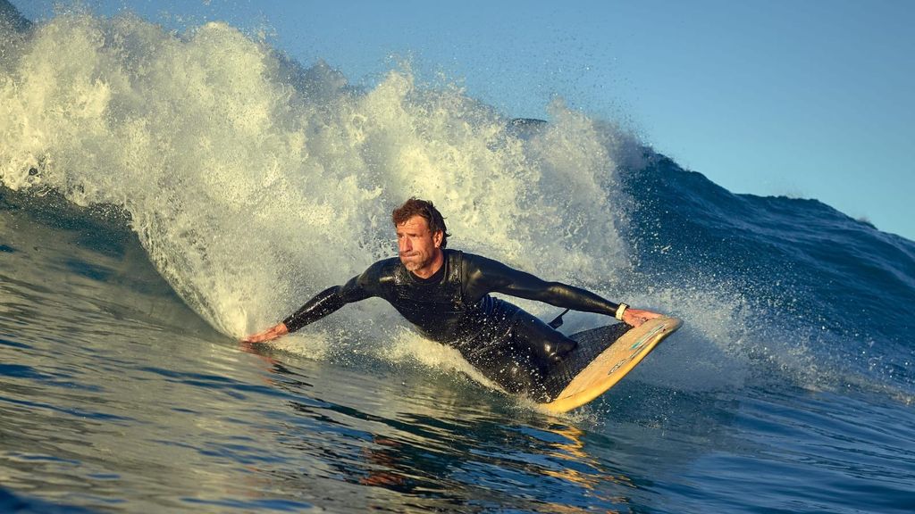 Ibon Oregi practicando surf