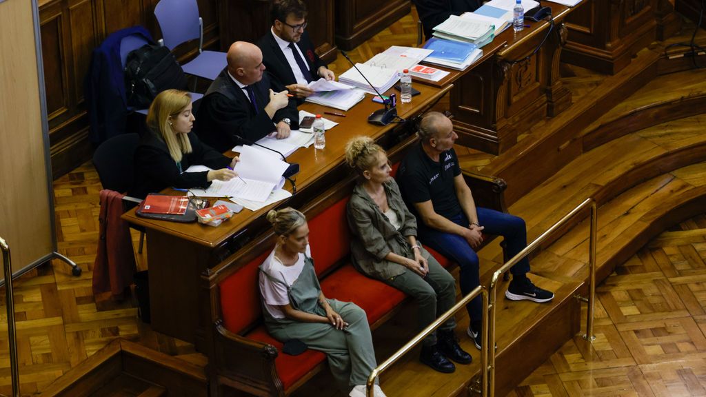 Banquillo de los acusados en la Audiencia de Barcelona en el juicio del crimen de las gemelas de Sabadell