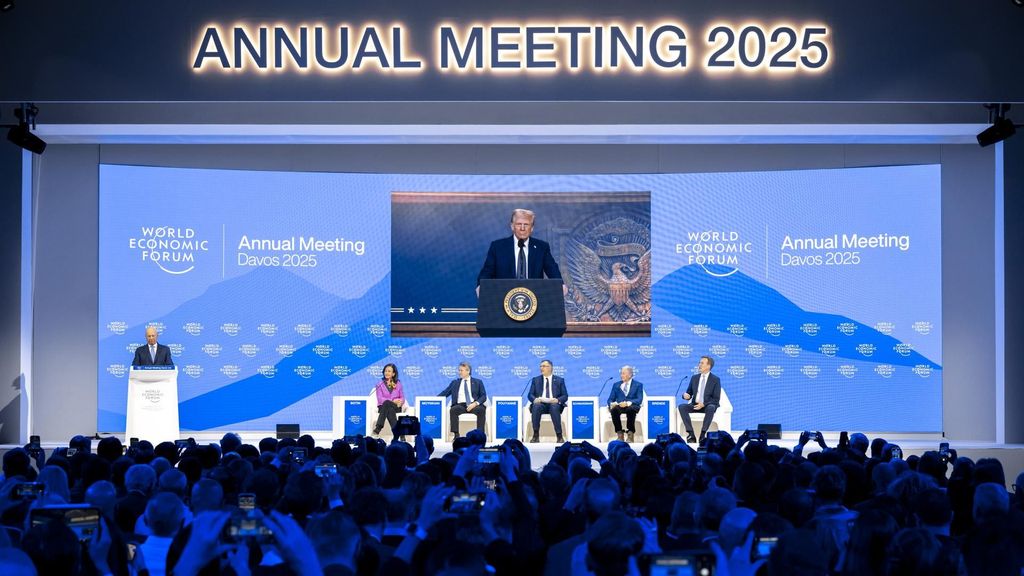 Donald Trump regresa a Davos: amenaza con más aranceles y pide un aumento del gasto en defensa de un 5%