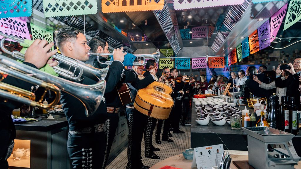 Los mariachis de Jalisco amenizaron la cena