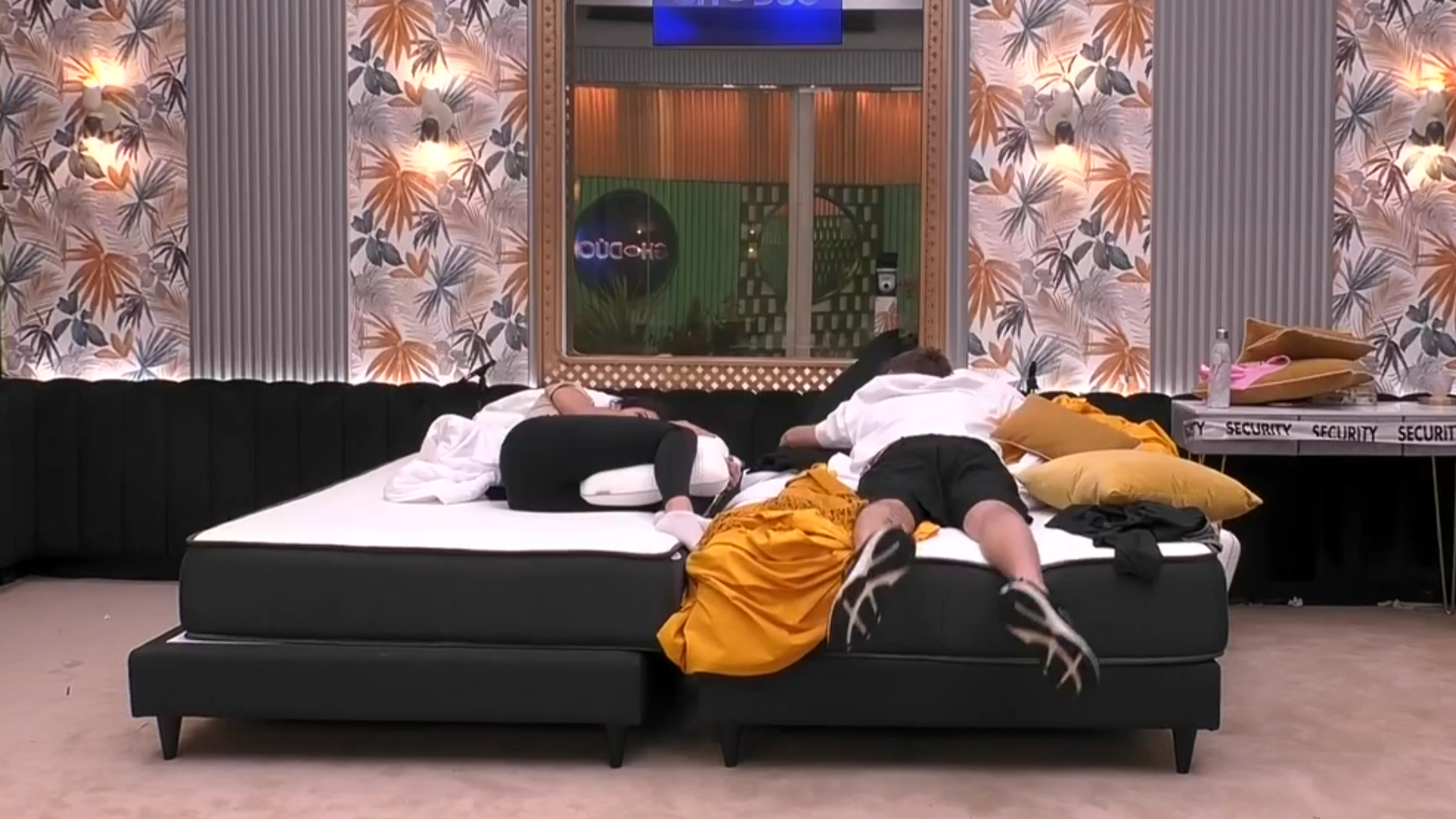 María y José María en la suite