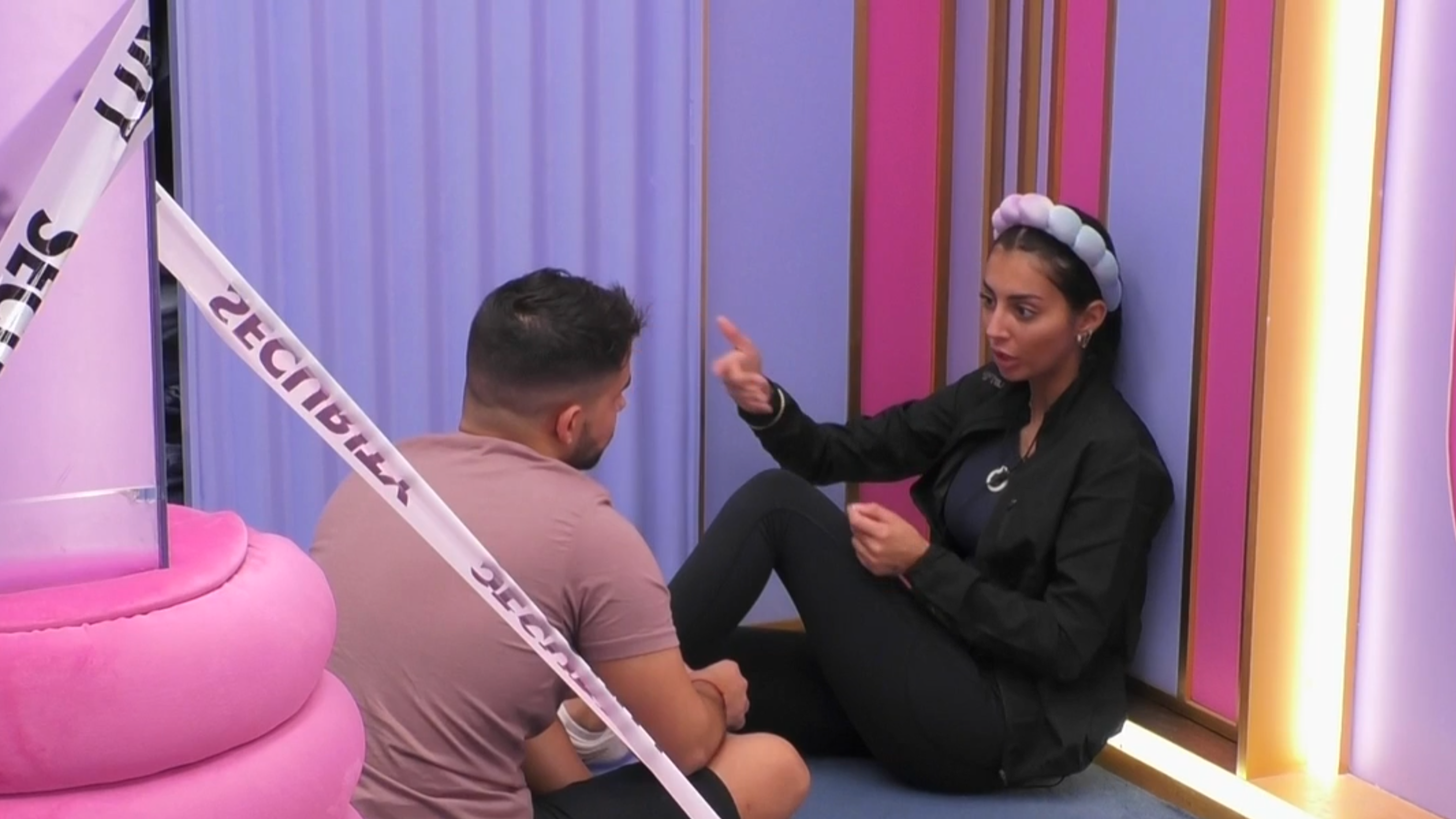 Marieta y Miguel en el vestidor