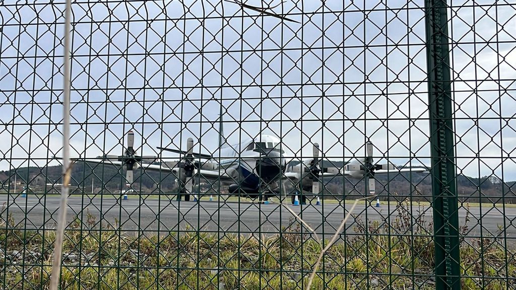 El avión del Gobierno estadounidense en Loiu, esta mañana