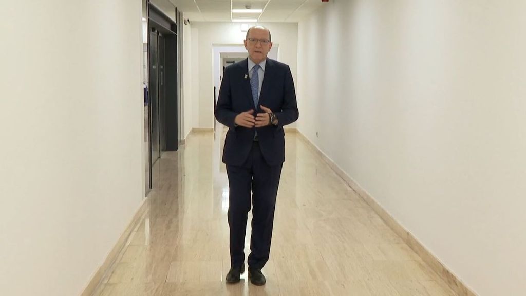 Manuel Villanueva recorre los pasillos de Mediaset para decir adiós a 20 años haciendo televisión