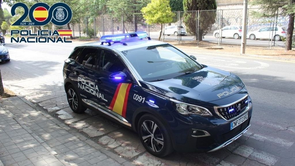 vVehículo de la Policía Nacional