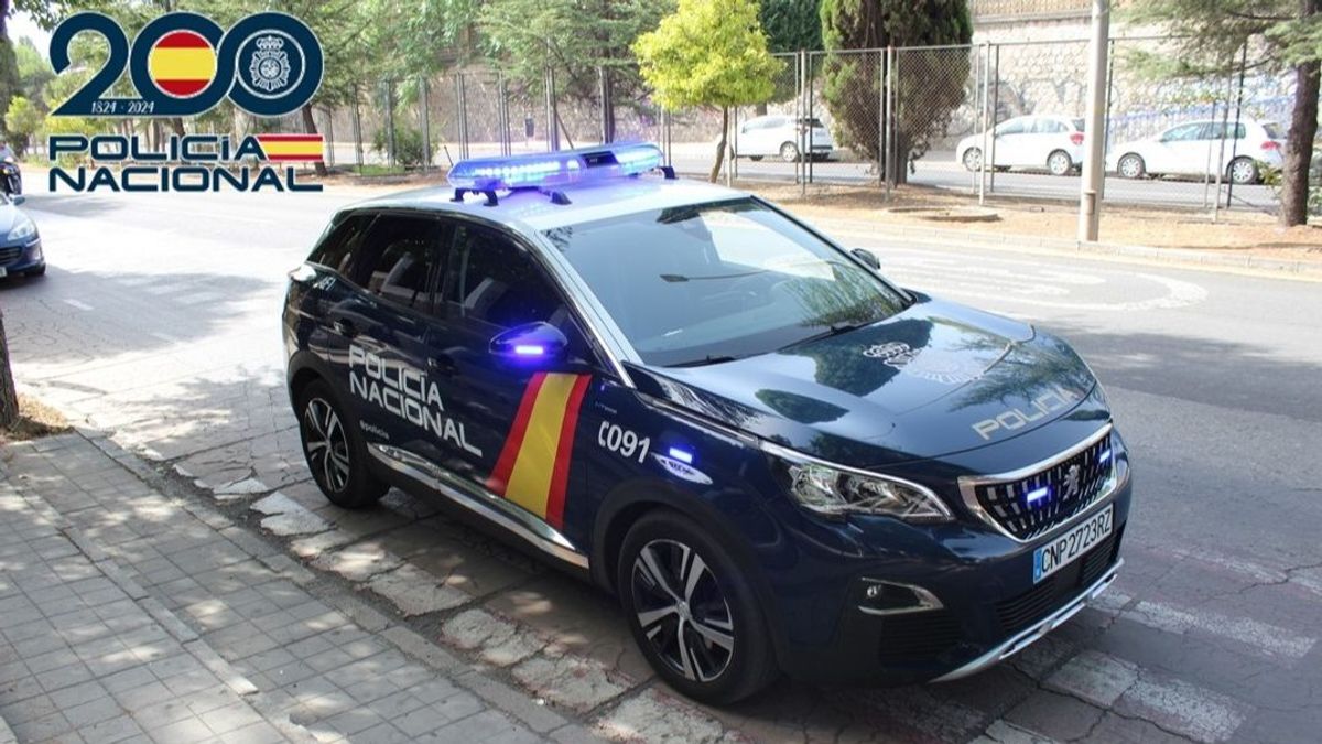 vVehículo de la Policía Nacional