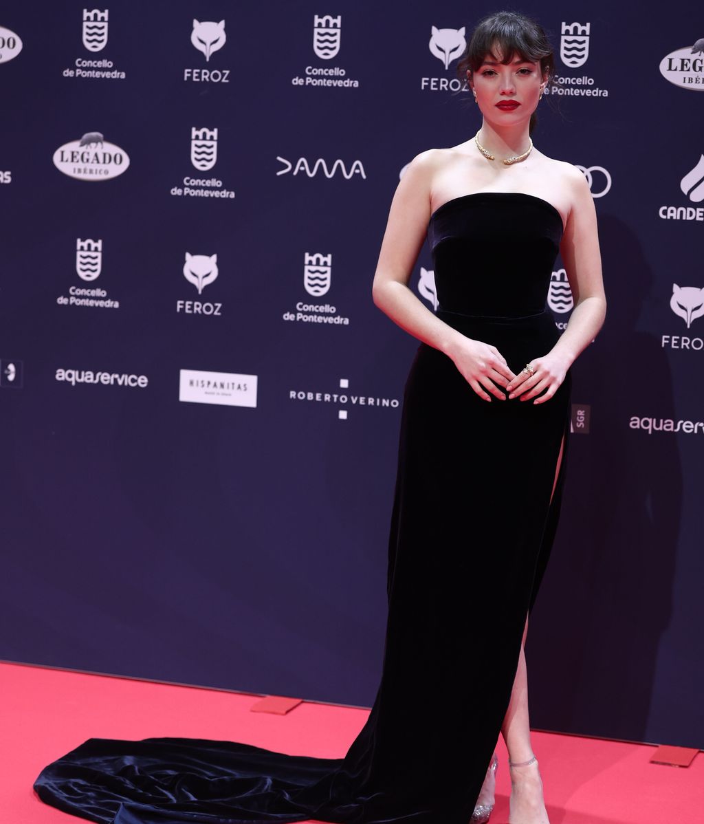 La actriz Gabriela Andrada posa en la alfombra roja de los Premios Feroz 2025