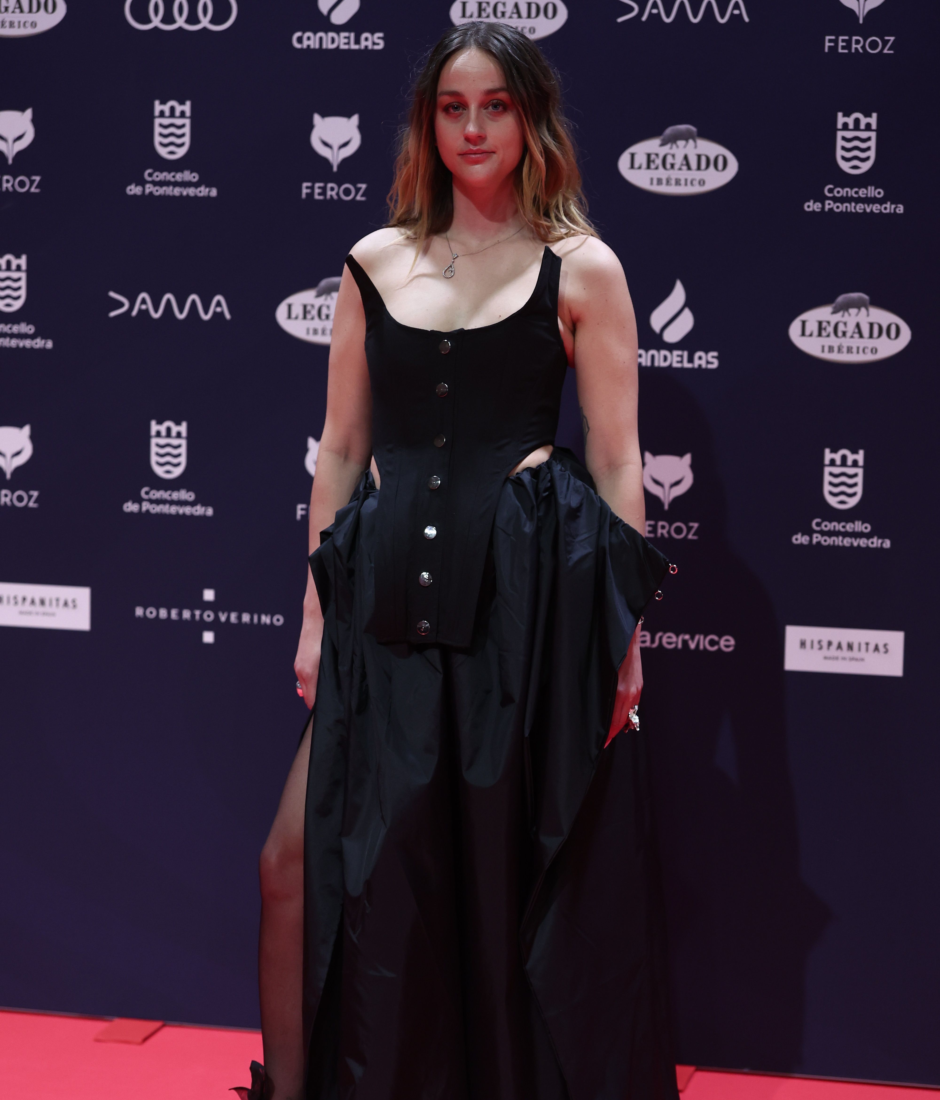 La actriz Laura Weissmahr posa en la alfombra roja de los Premios Feroz 2025