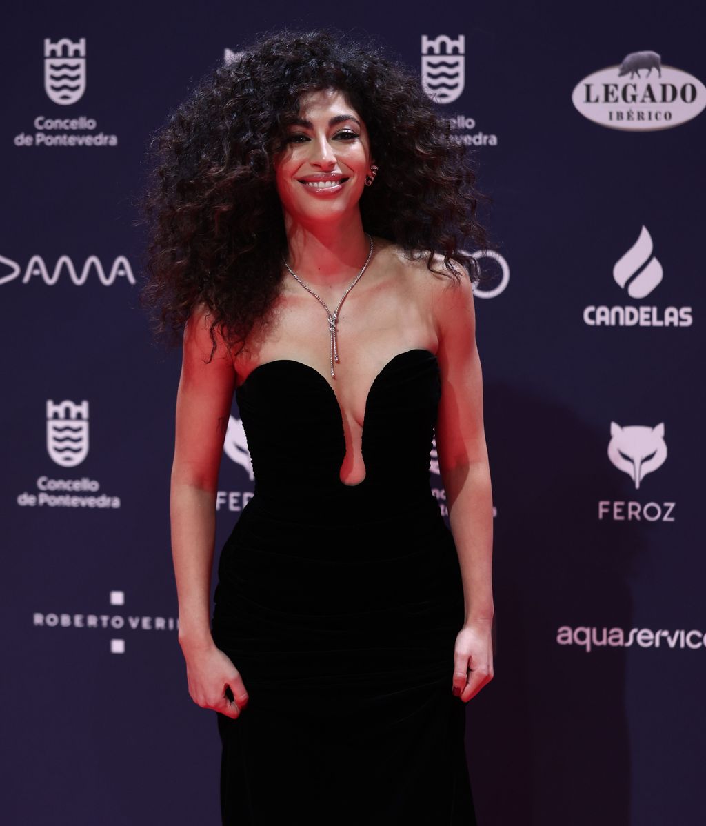 La actriz Mina El Hammani posa en la alfombra roja de los Premios Feroz 2025