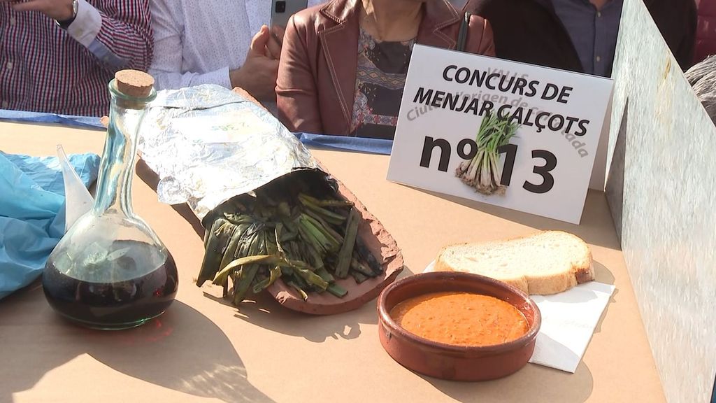 Concurso de comer calçots en Valls, Tarragona