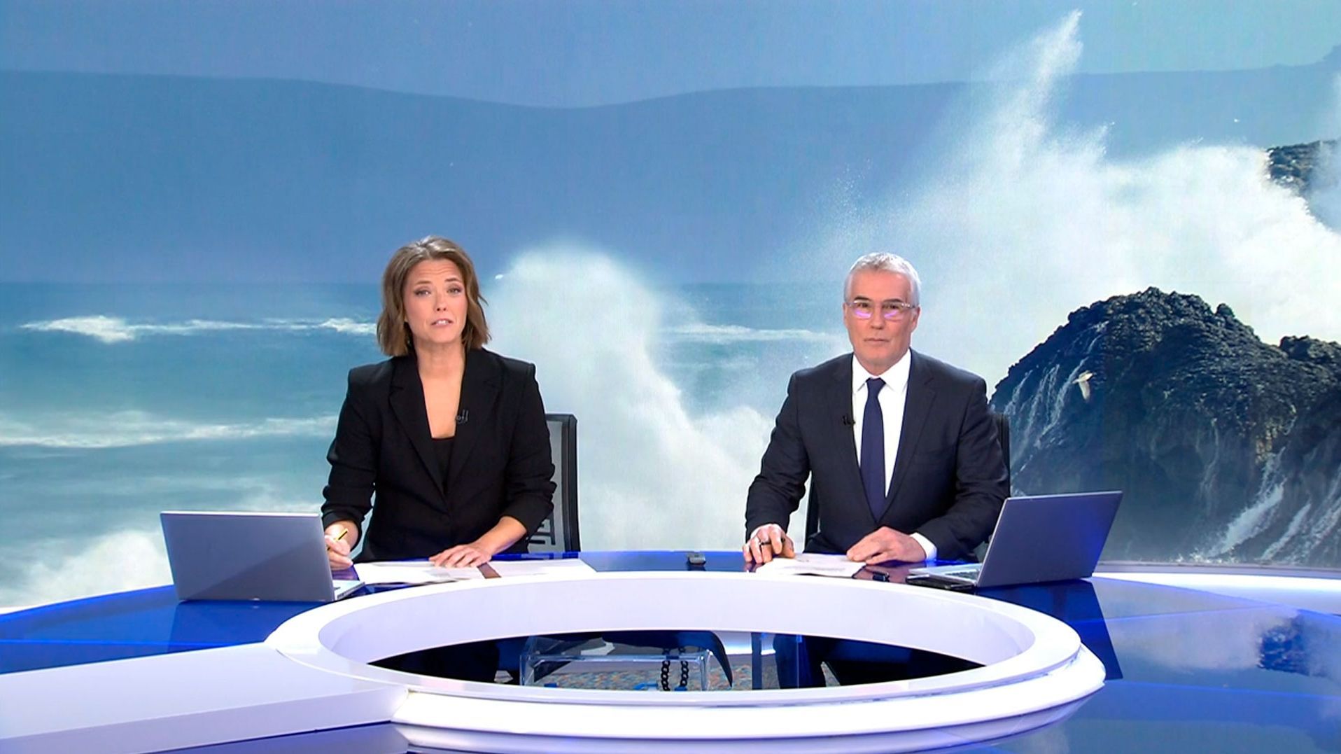 Ver Informativos Telecinco noche 26/01/2025 -- mitele
