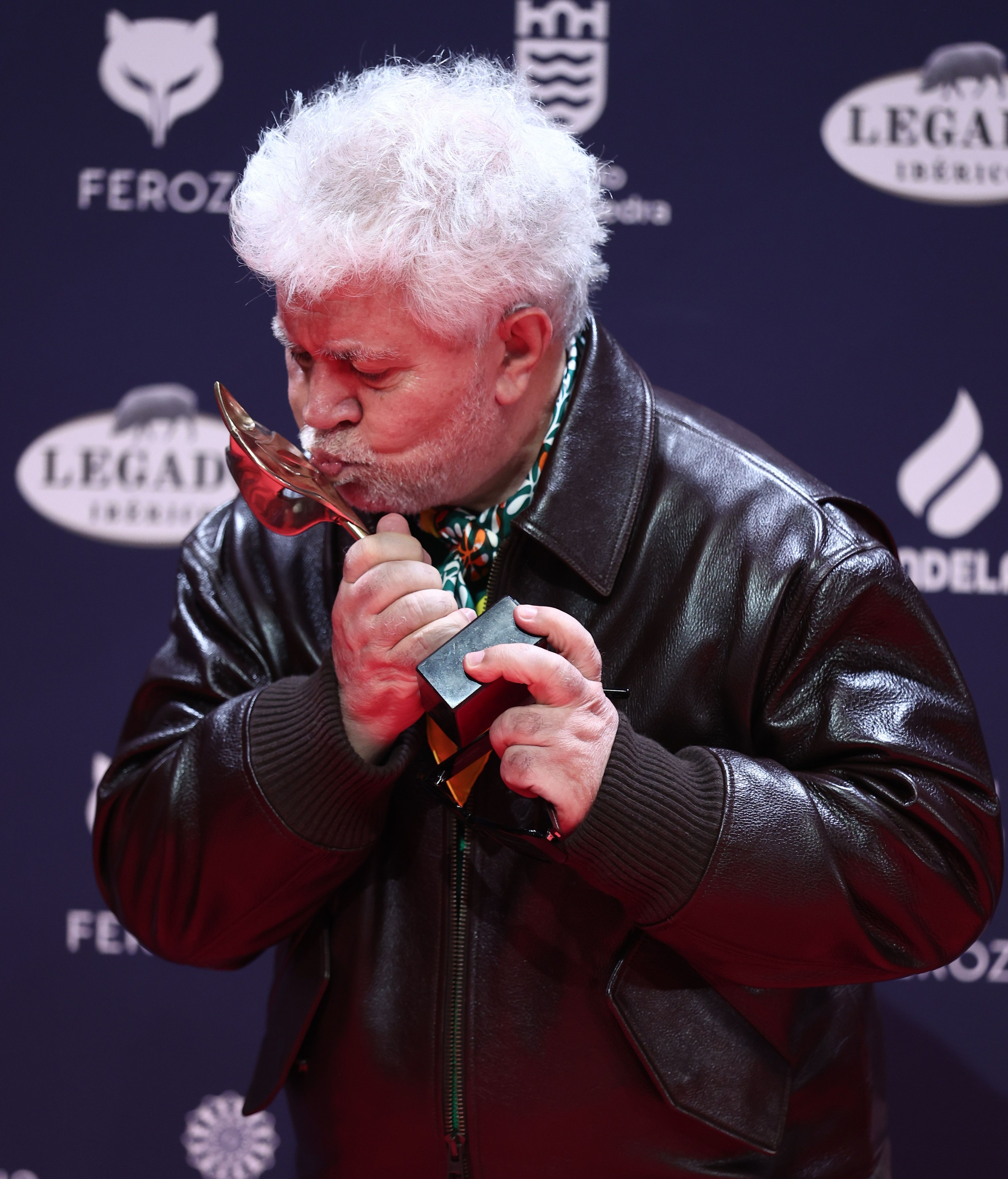 Pedro Almodóvar, tras ganar el Premio Feroz 2025 a Mejor director