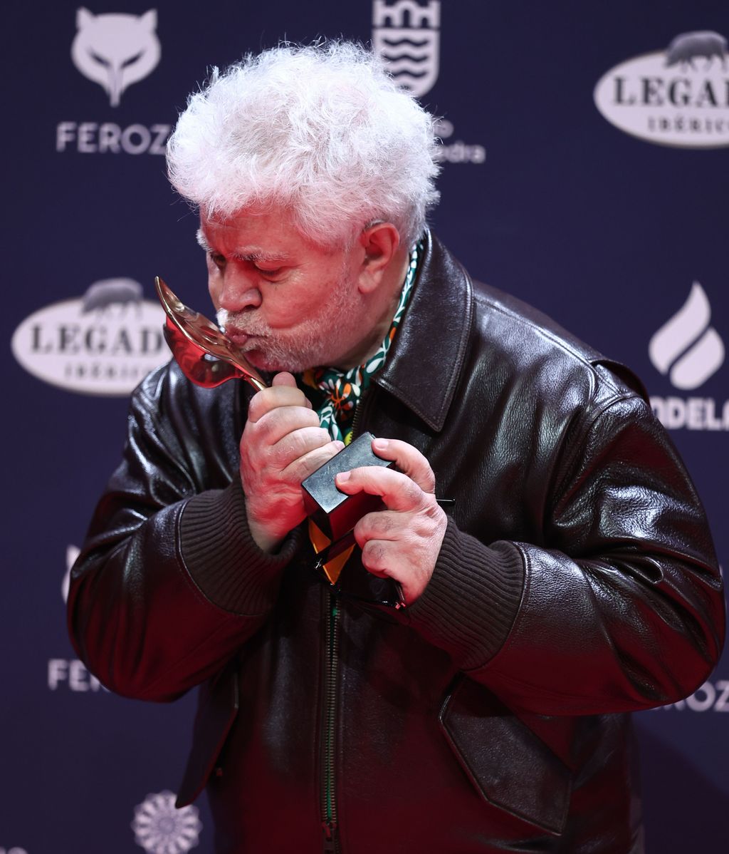 Pedro Almodóvar, tras ganar el Premio Feroz 2025 a Mejor director