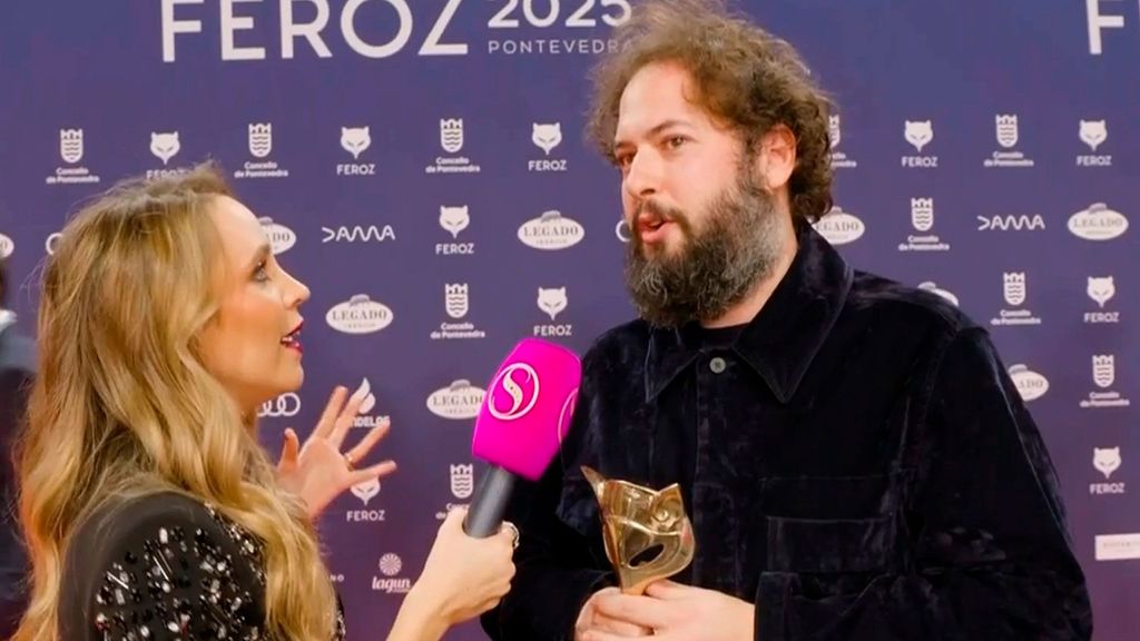 'La isla de las tentaciones' se cuela en los Premios Feroz: "Montoya es lo mejor que le ha pasado a este país'' Socialité 2025 Top Vídeos 420