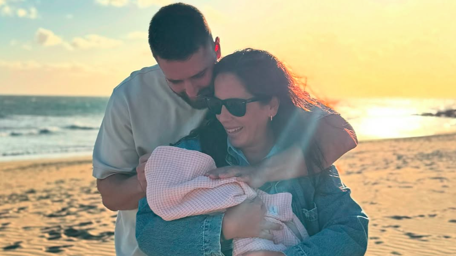Anabel Pantoja y David Rodríguez regresan a casa con su pequeña Alma: "Ha sido impresionante todo lo que hemos vivido con 50 días"