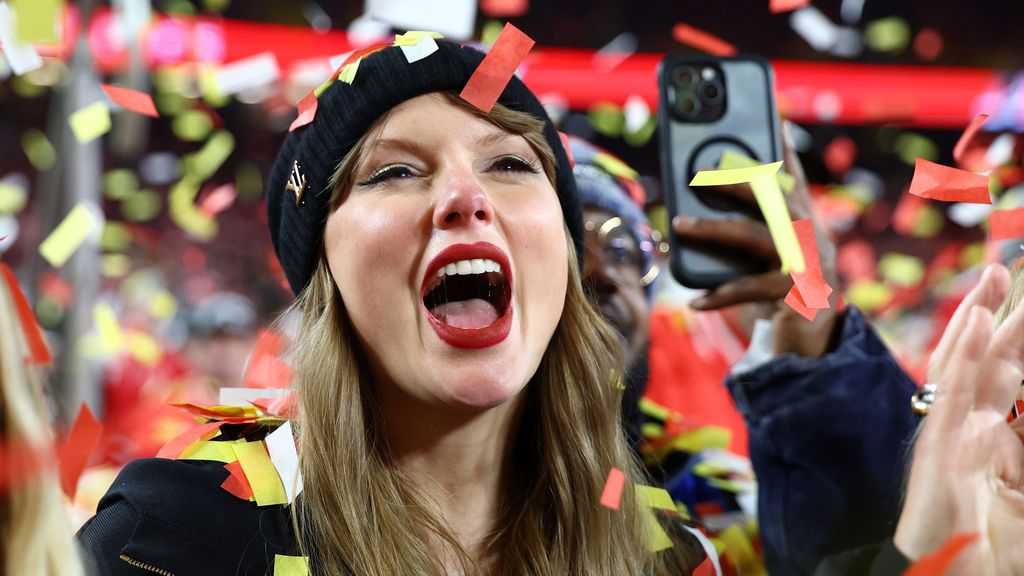 Taylor Swift celebra el triunfo de los Kansas City Chiefs sobre los Buffalo Bills