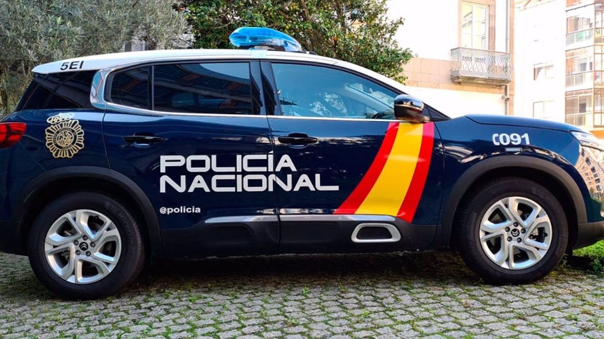 Vehículo del Cuerpo Nacional de Policía